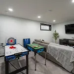 Cozy Modern Home By Edmonton Airport